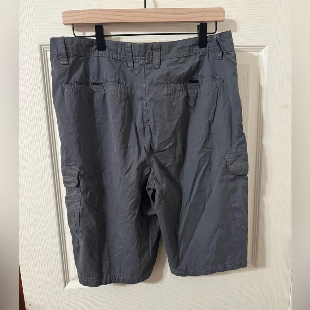 Machine Charcoal Cargo Shorts for Men Size 34 - Picture 2 of 3